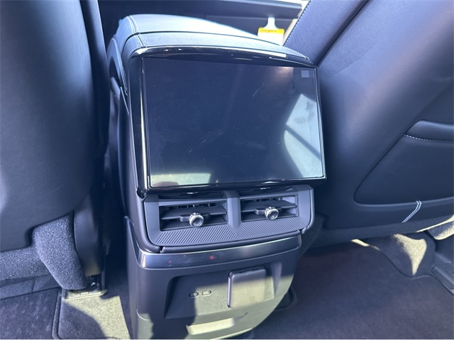 2026 Cadillac VISTIQ Luxury Image 23 of 36