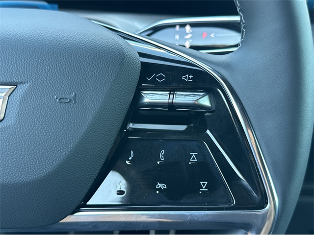 2026 Cadillac VISTIQ Luxury Image 34 of 36
