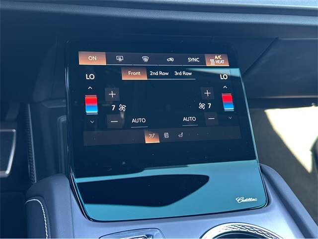 2026 Cadillac VISTIQ Luxury Image 18 of 36