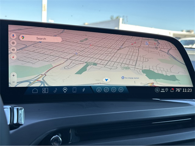 2026 Cadillac VISTIQ Luxury Image 19 of 36