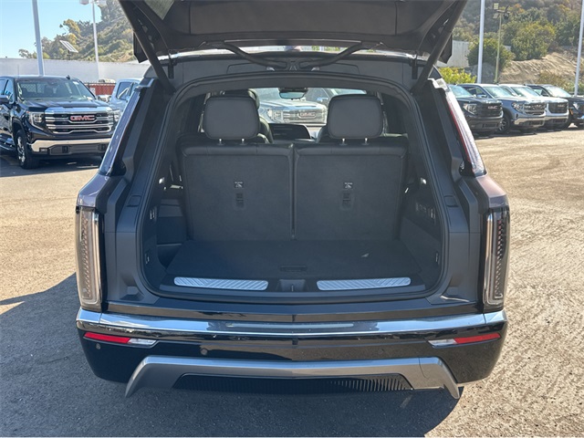 2026 Cadillac VISTIQ Luxury Image 8 of 36