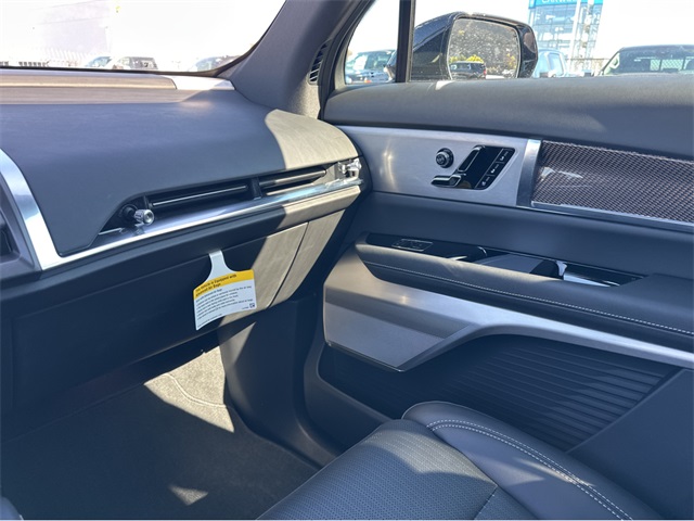 2026 Cadillac VISTIQ Luxury Image 27 of 36