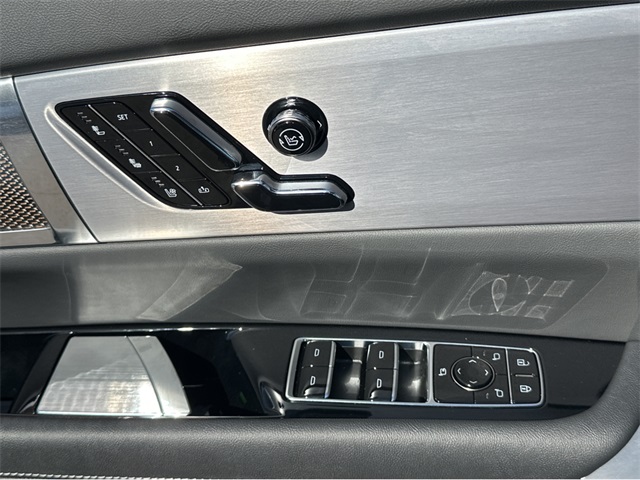 2026 Cadillac VISTIQ Luxury Image 31 of 36