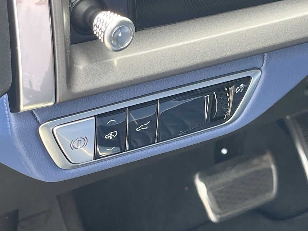 2026 Cadillac VISTIQ Premium Luxury Image 21 of 27