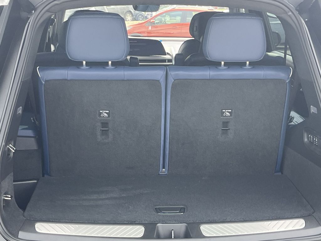 2026 Cadillac VISTIQ Premium Luxury Image 4 of 27