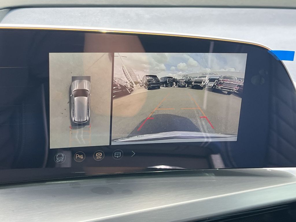 2026 Cadillac VISTIQ Premium Luxury Image 15 of 27