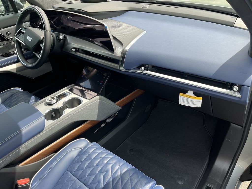 2026 Cadillac VISTIQ Premium Luxury Image 9 of 27