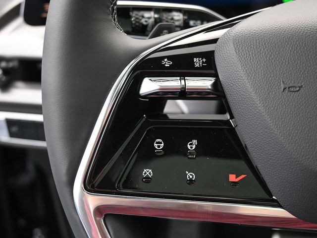 Vehicle image 66 of 69