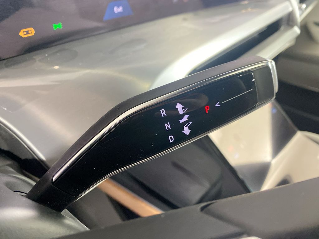 2026 Cadillac VISTIQ Sport Image 34 of 34