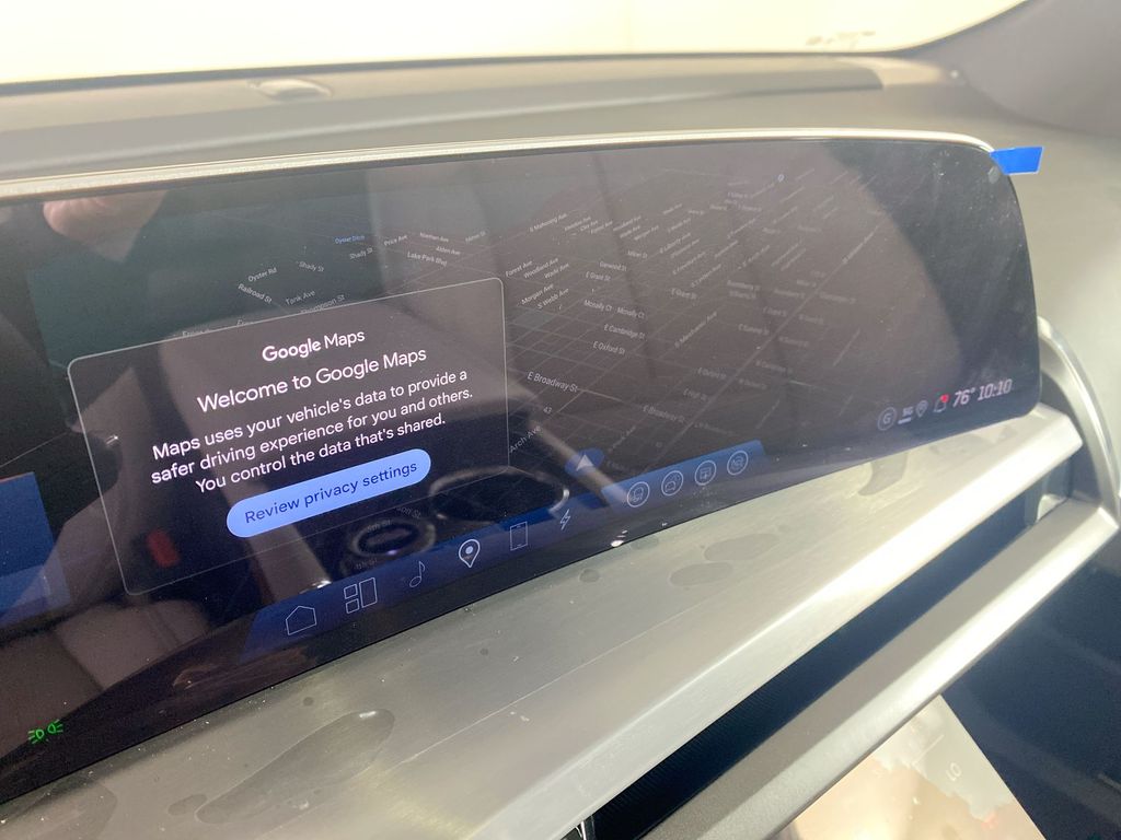 2026 Cadillac VISTIQ Sport Image 30 of 34