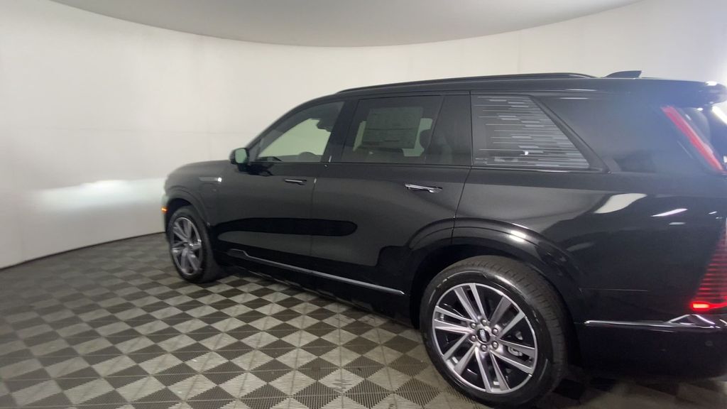 2026 Cadillac VISTIQ Sport Image 7 of 34