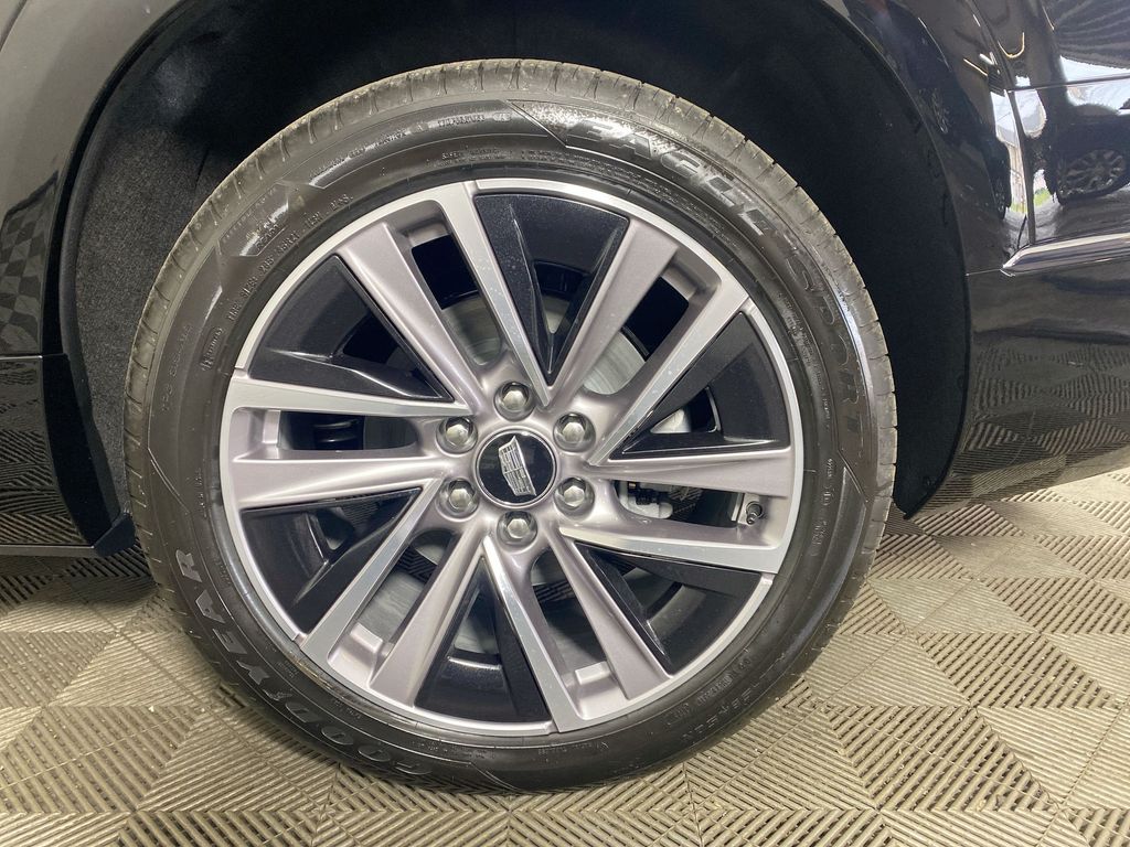 2026 Cadillac VISTIQ Sport Image 10 of 34