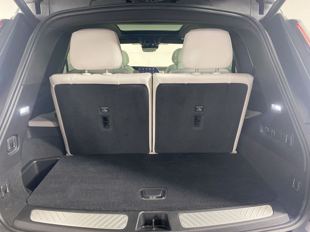 2026 Cadillac VISTIQ Sport Image 11 of 34