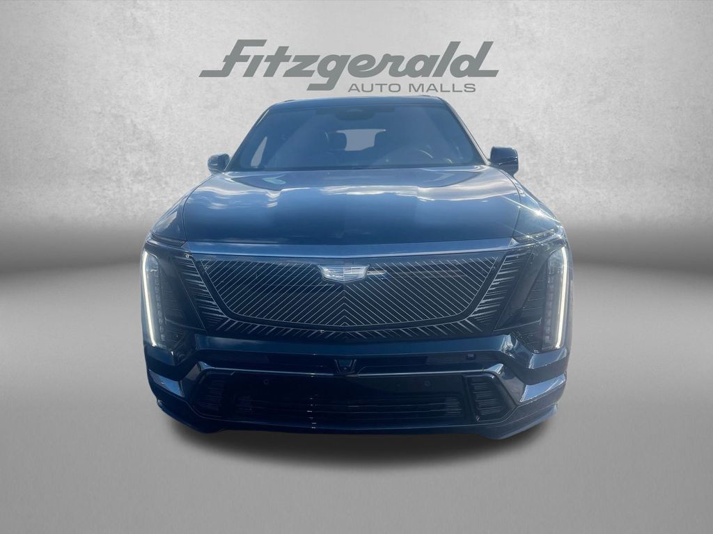 2026 Cadillac VISTIQ Platinum Image 2 of 31