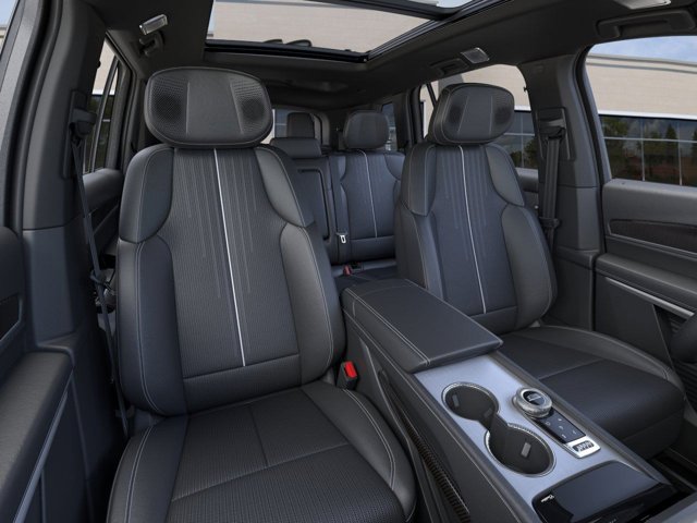 2026 Cadillac VISTIQ Luxury Image 11 of 24