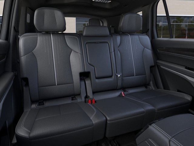 2026 Cadillac VISTIQ Luxury Image 13 of 24