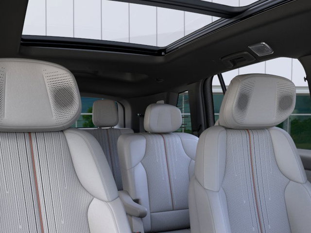 Vehicle image 13 of 24