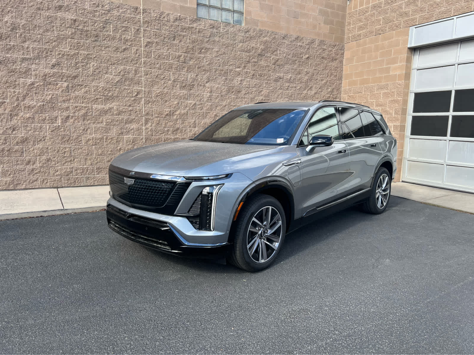 2026 Cadillac VISTIQ Sport Image 1 of 32