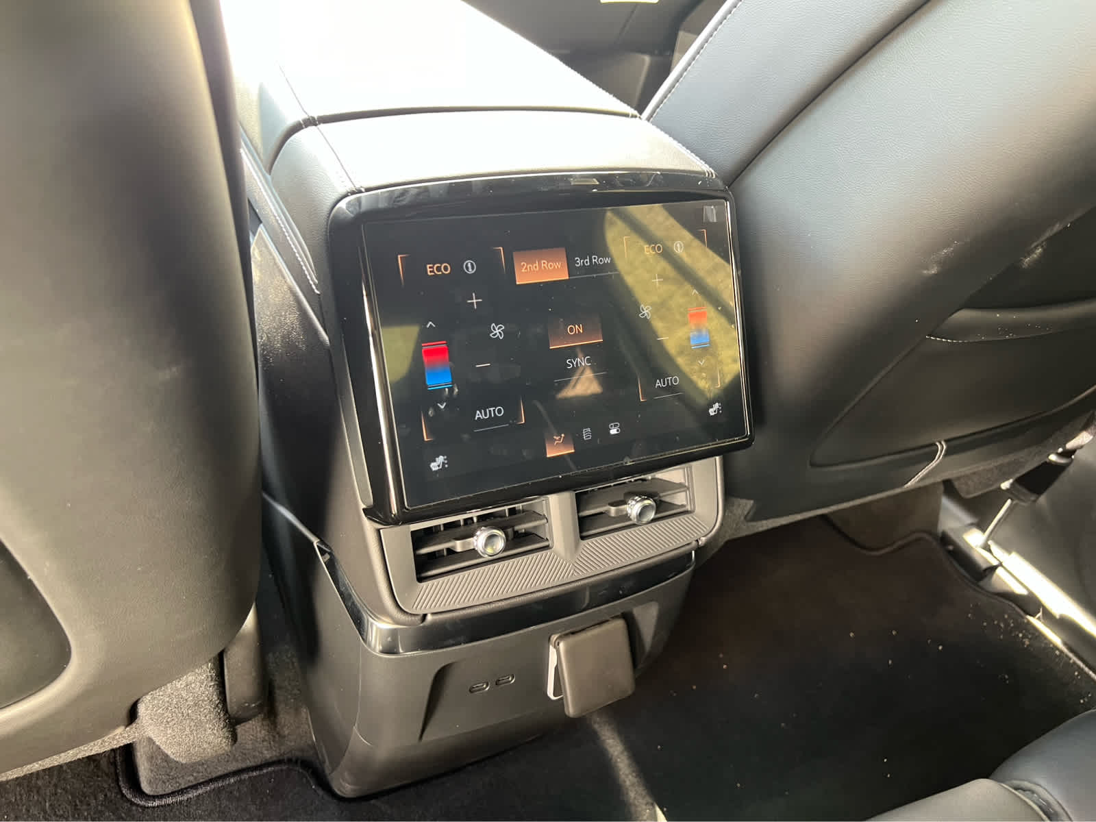 2026 Cadillac VISTIQ Sport Image 30 of 32