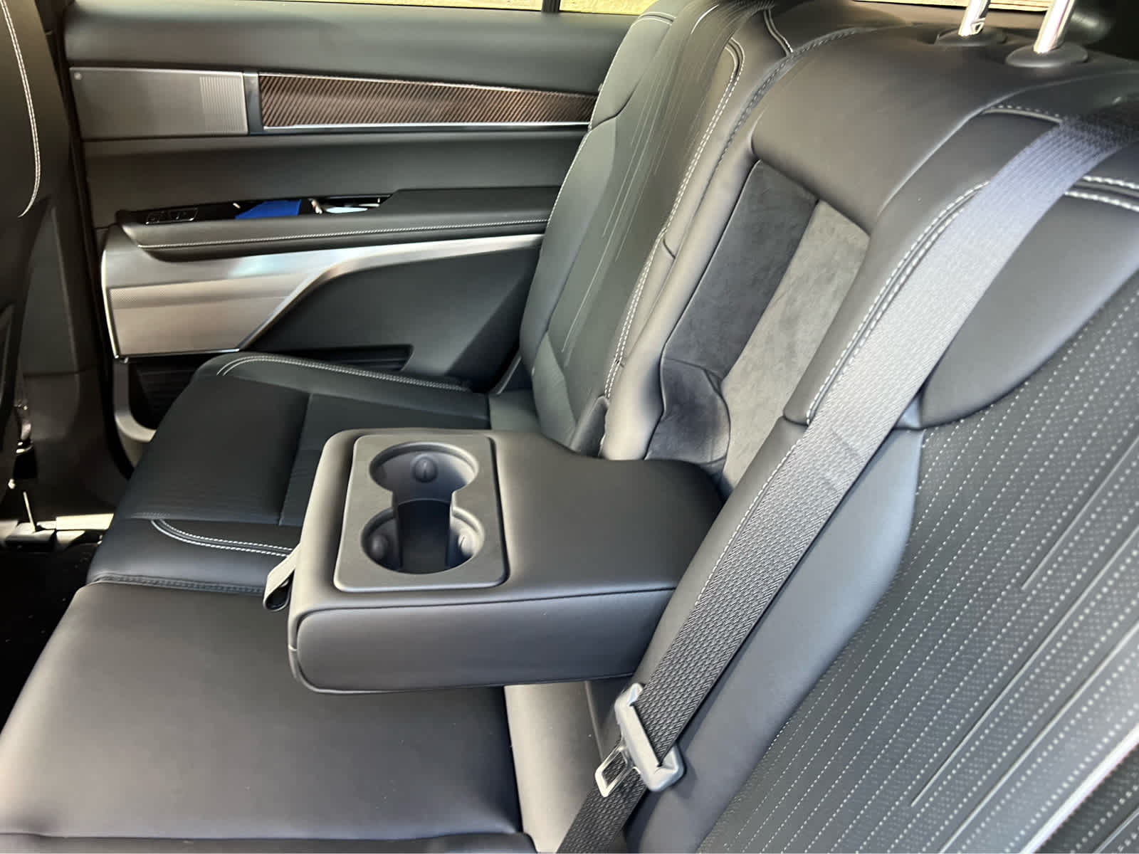 2026 Cadillac VISTIQ Sport Image 11 of 32