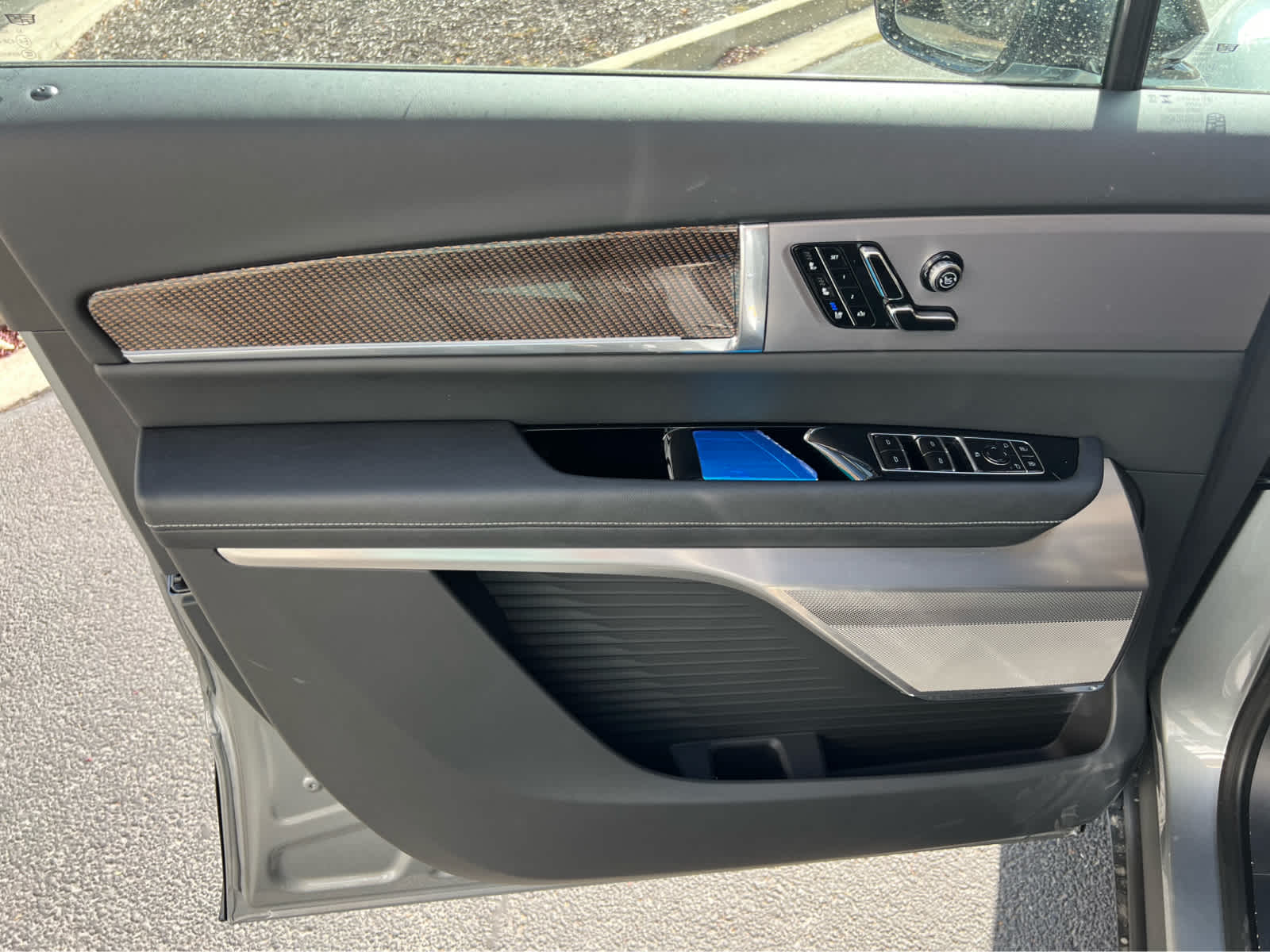 2026 Cadillac VISTIQ Sport Image 23 of 32