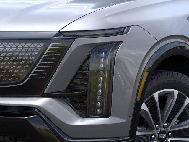 Vehicle image 10 of 24