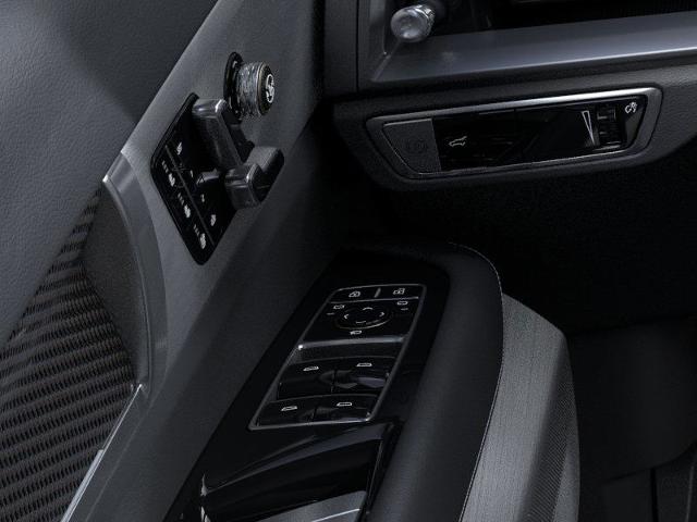 Vehicle image 22 of 24