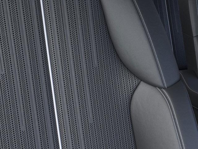 Vehicle image 21 of 24