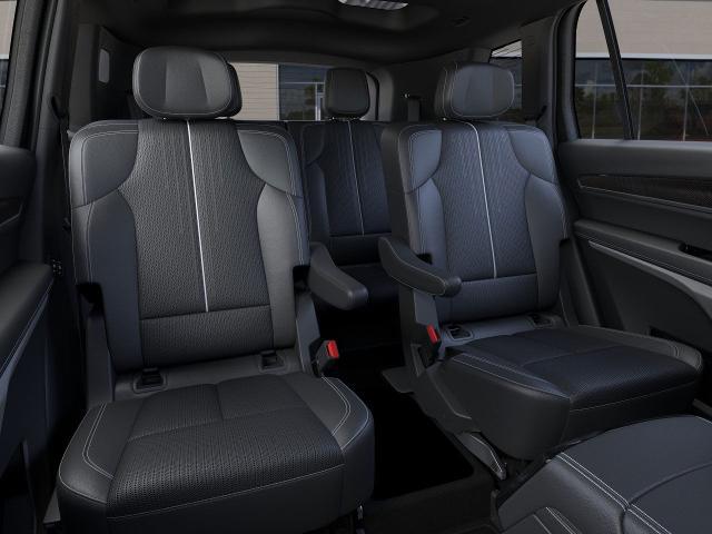 Vehicle image 17 of 24