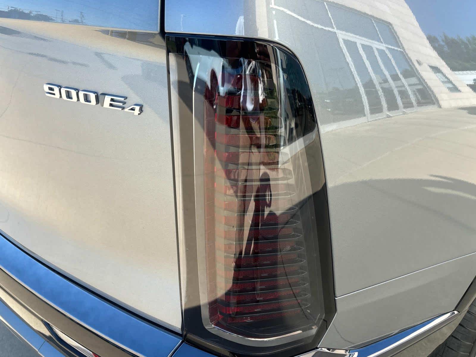 2026 Cadillac VISTIQ Sport Image 37 of 54