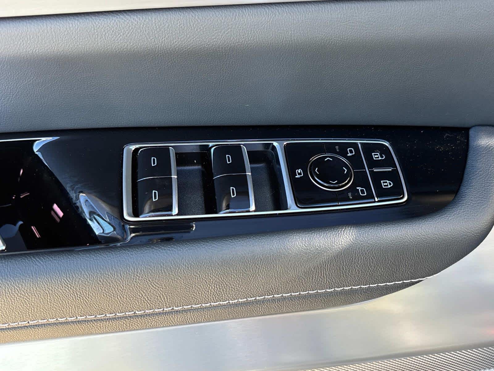 2026 Cadillac VISTIQ Sport Image 52 of 54