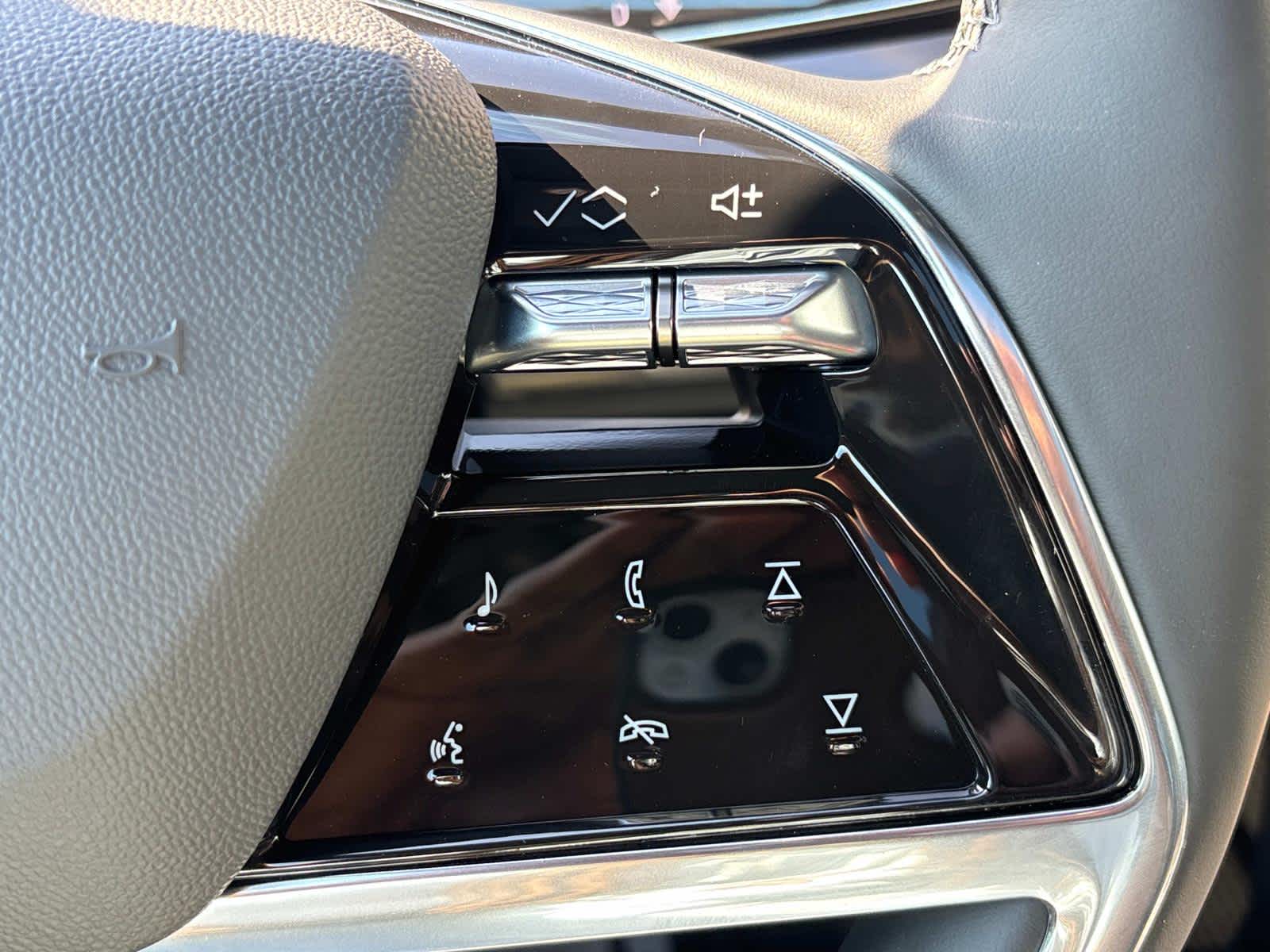 2026 Cadillac VISTIQ Sport Image 51 of 54