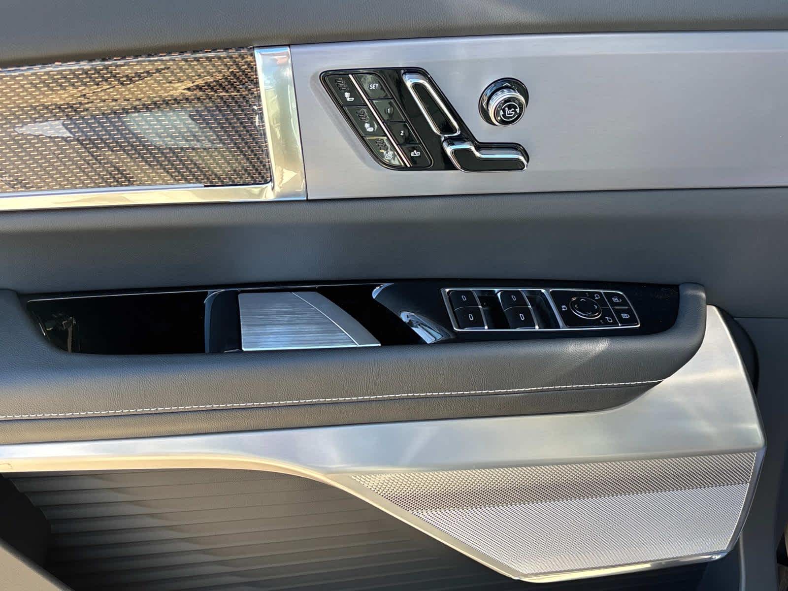 2026 Cadillac VISTIQ Sport Image 23 of 54