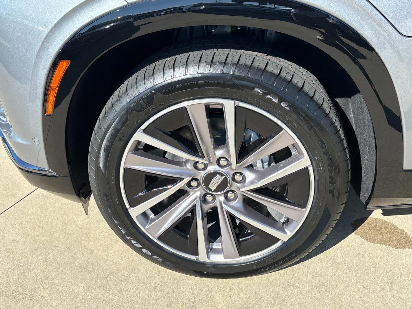 2026 Cadillac VISTIQ Sport Image 8 of 54