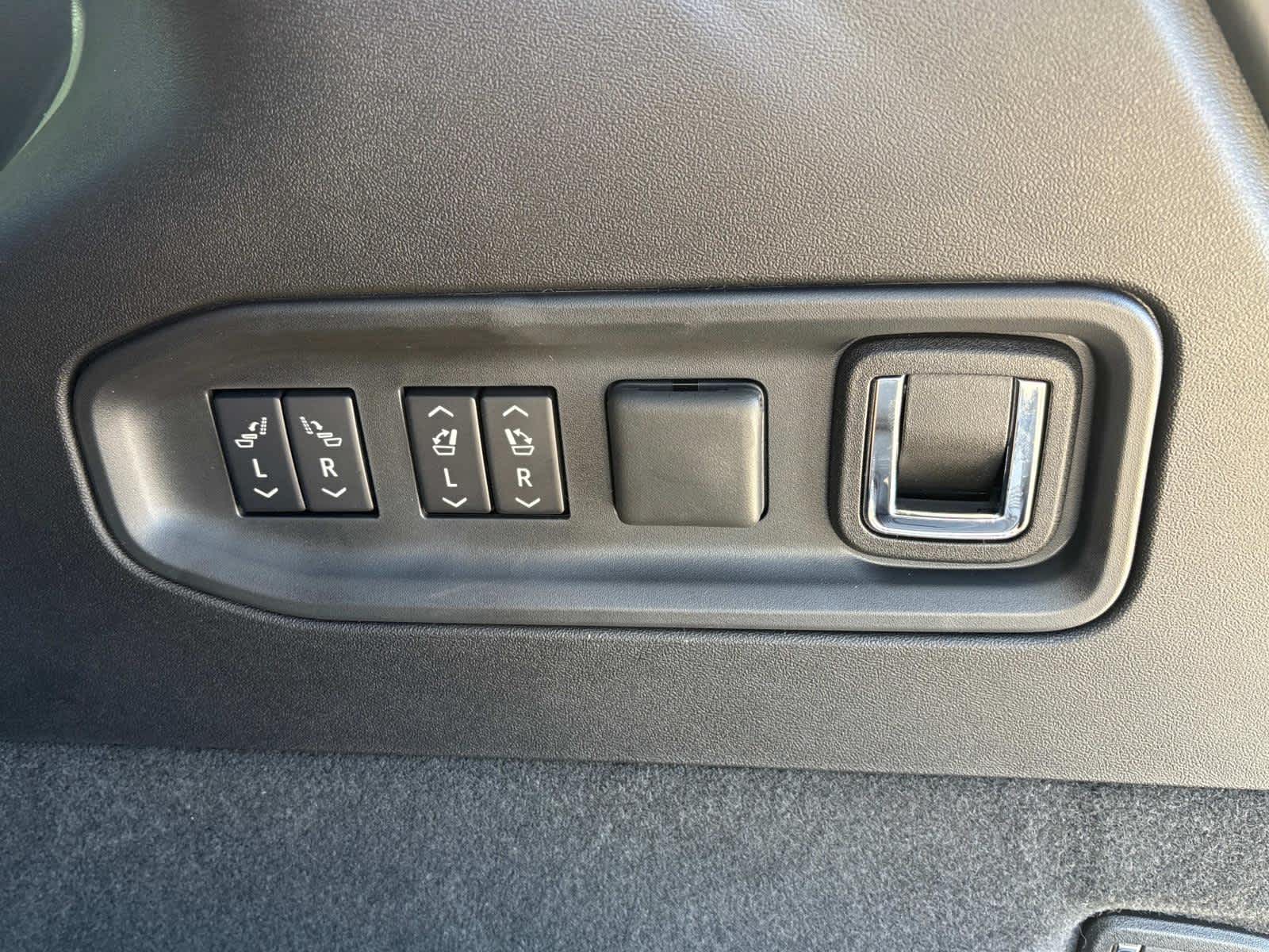 2026 Cadillac VISTIQ Sport Image 47 of 54