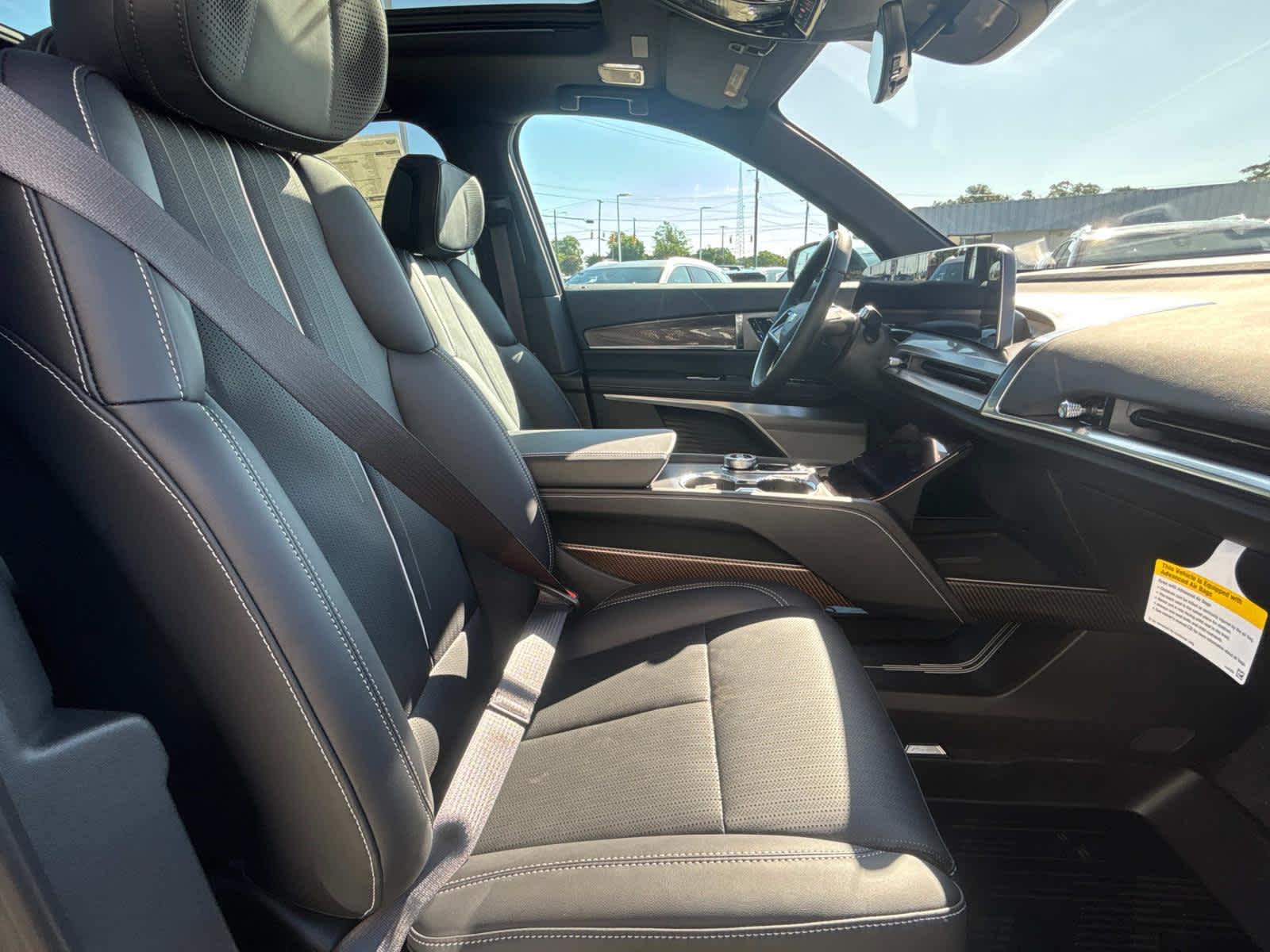 2026 Cadillac VISTIQ Sport Image 13 of 54