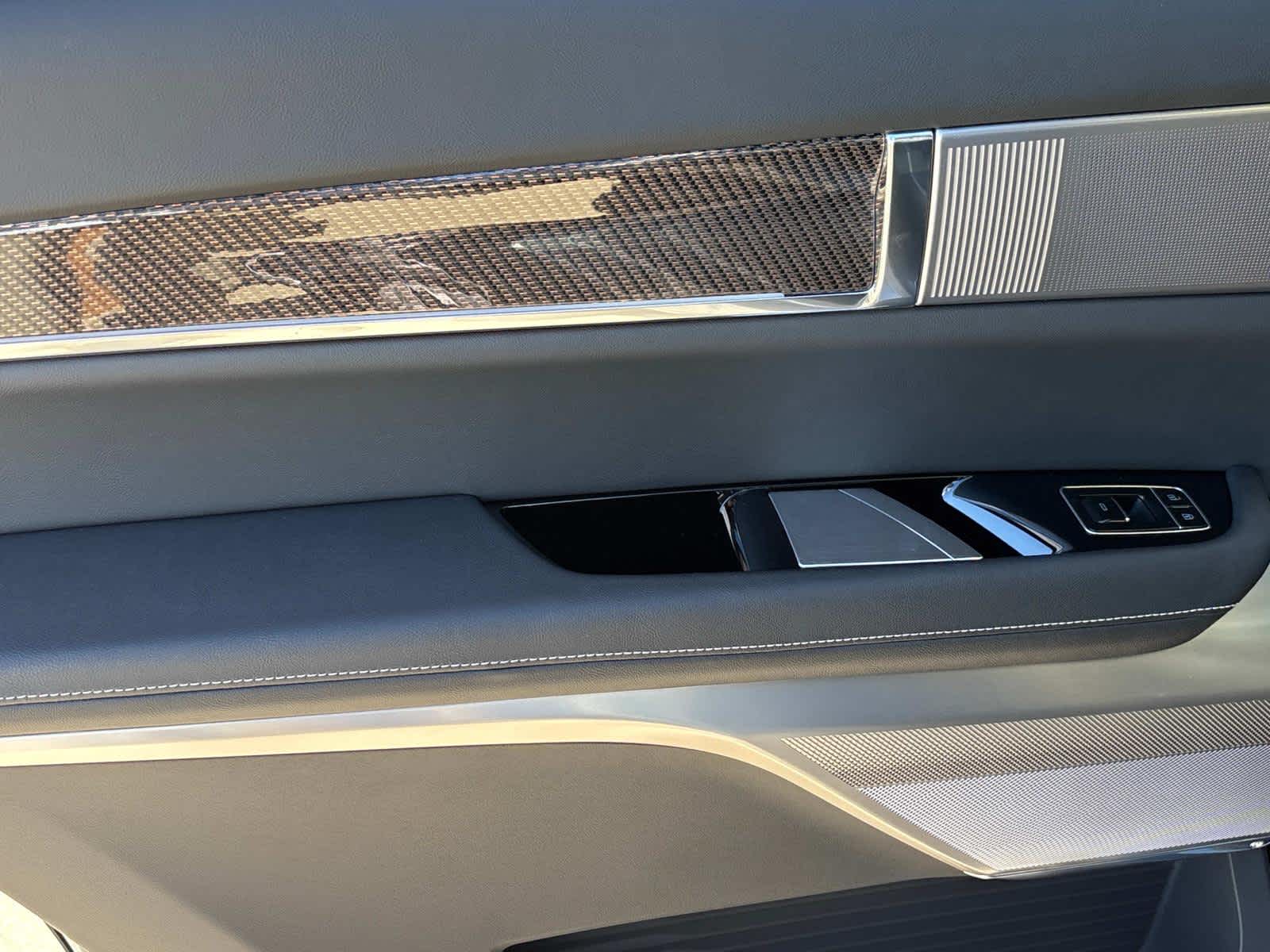 2026 Cadillac VISTIQ Sport Image 22 of 54