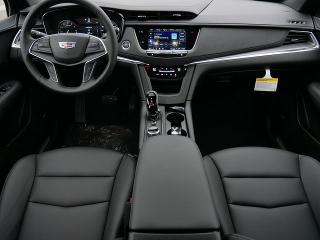 2026 Cadillac XT5 Luxury Image 12 of 28