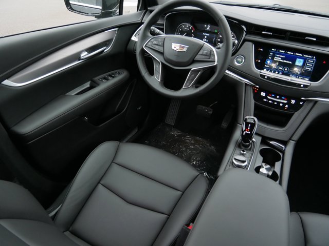 2026 Cadillac XT5 Luxury Image 13 of 28