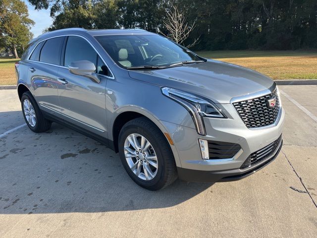 2026 Cadillac XT5 Luxury Image 3 of 43