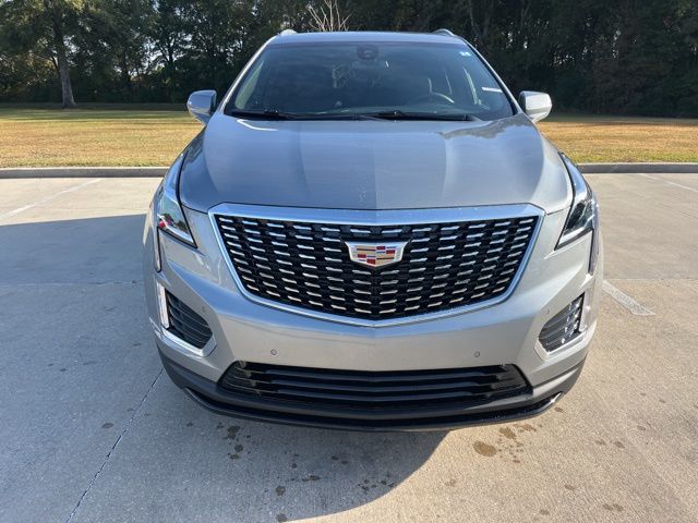2026 Cadillac XT5 Luxury Image 2 of 43