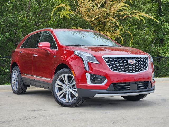 2026 Cadillac XT5 Premium Luxury Image 2 of 24
