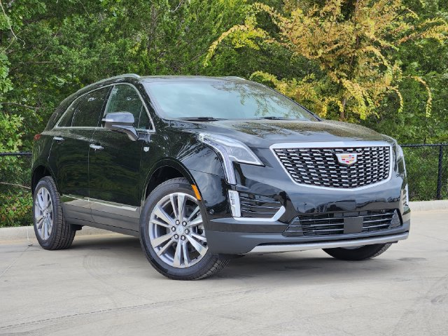 2026 Cadillac XT5 Premium Luxury Image 2 of 24