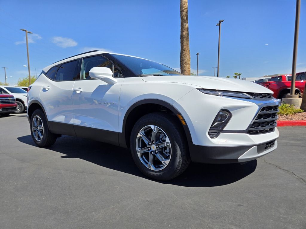 2026 Chevrolet Blazer LT Image 2 of 14