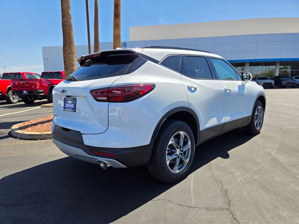 2026 Chevrolet Blazer LT Image 3 of 14