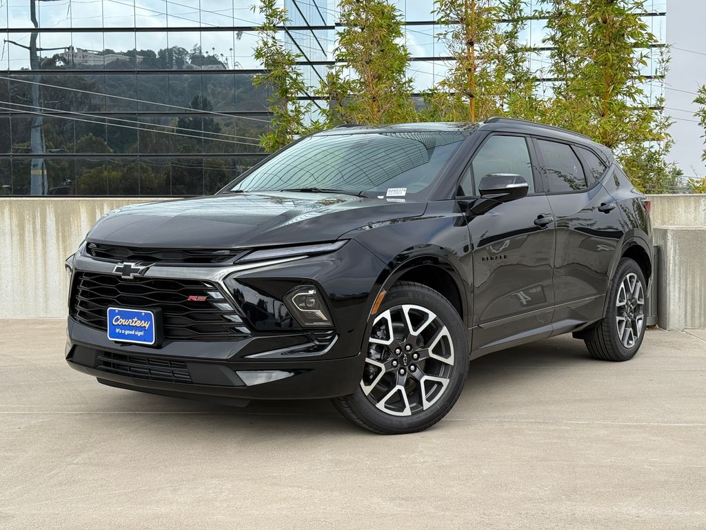 2026 Chevrolet Blazer RS Image 2 of 20