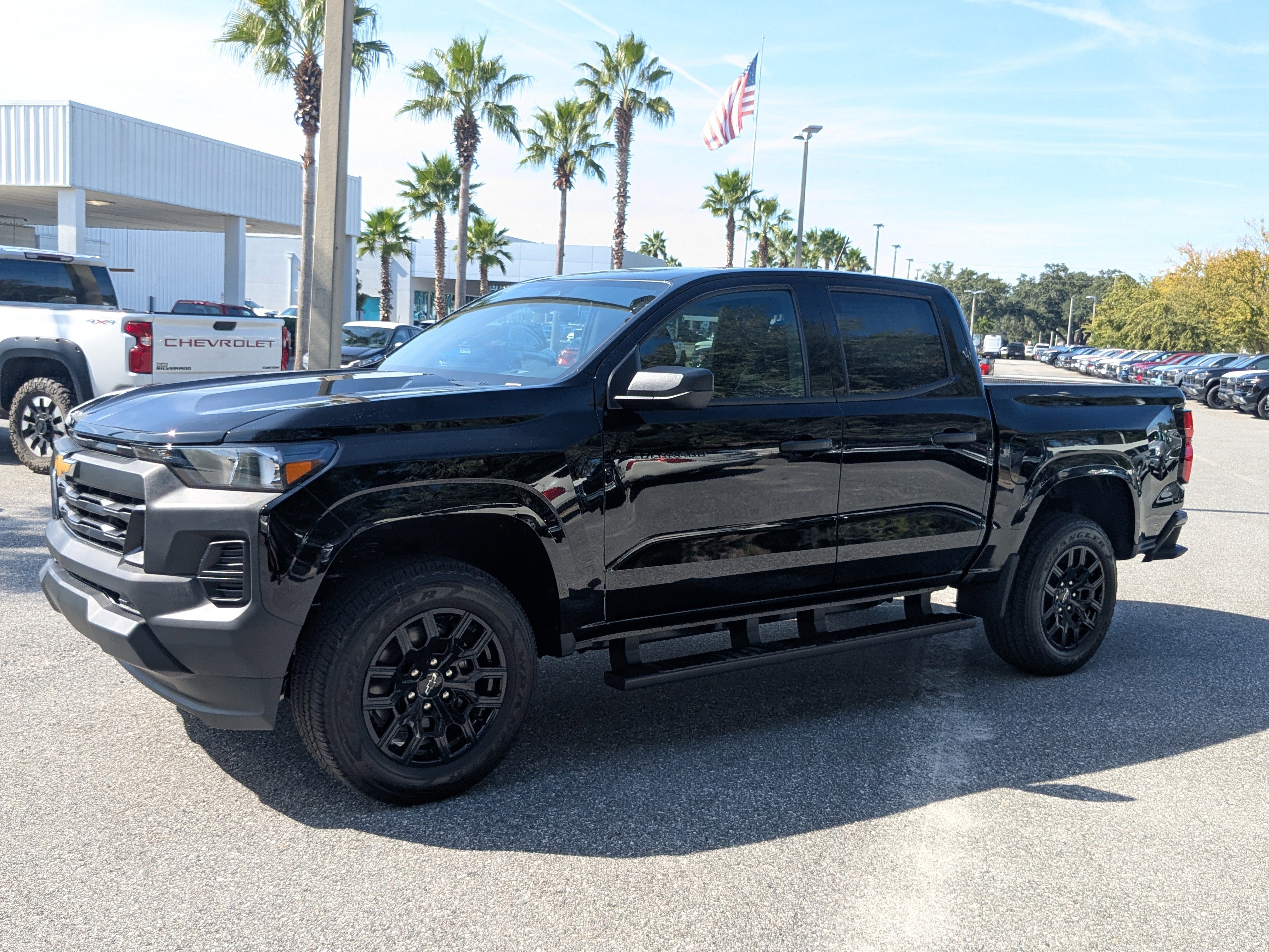2026 Chevrolet Colorado Work Truck Image 2 of 24