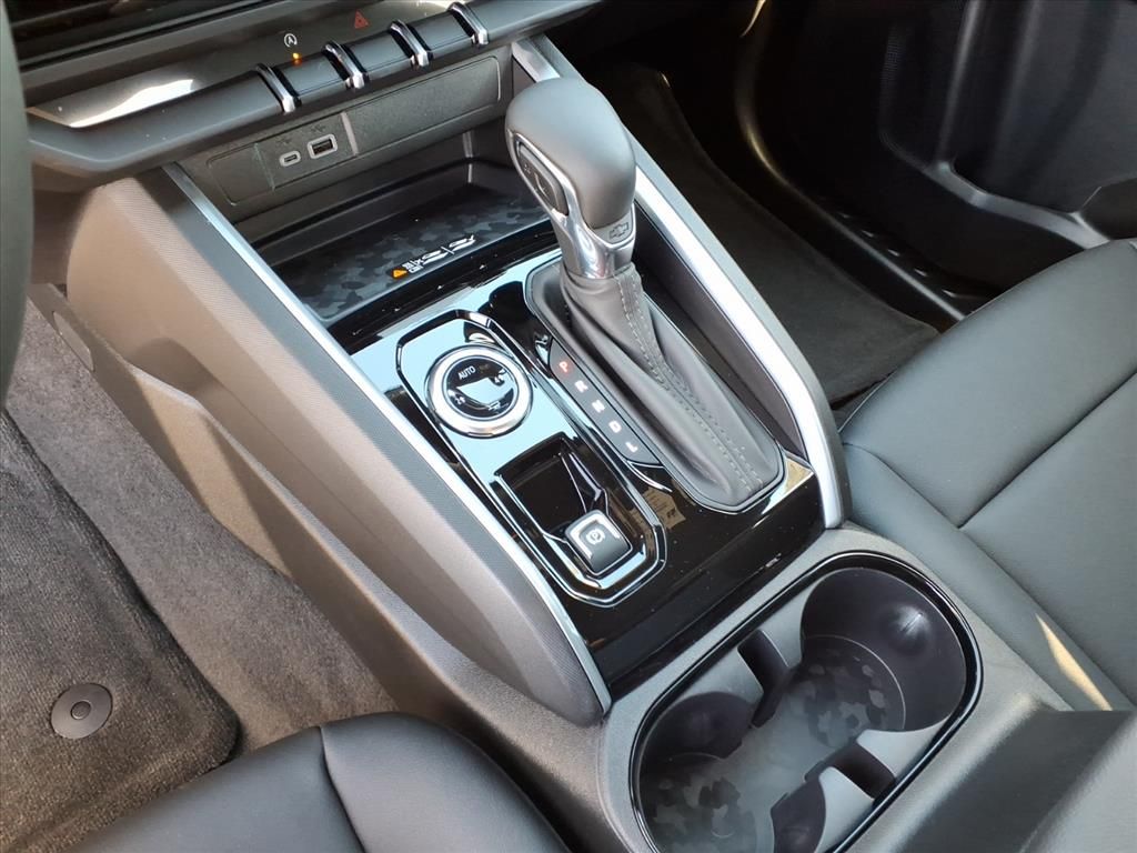 2026 Chevrolet Colorado LT Image 12 of 16