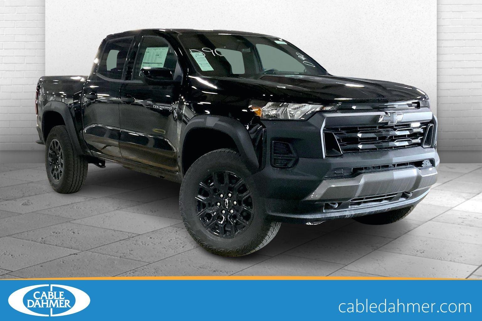 2026 Chevrolet Colorado 4WD Trail Boss Image 2 of 14