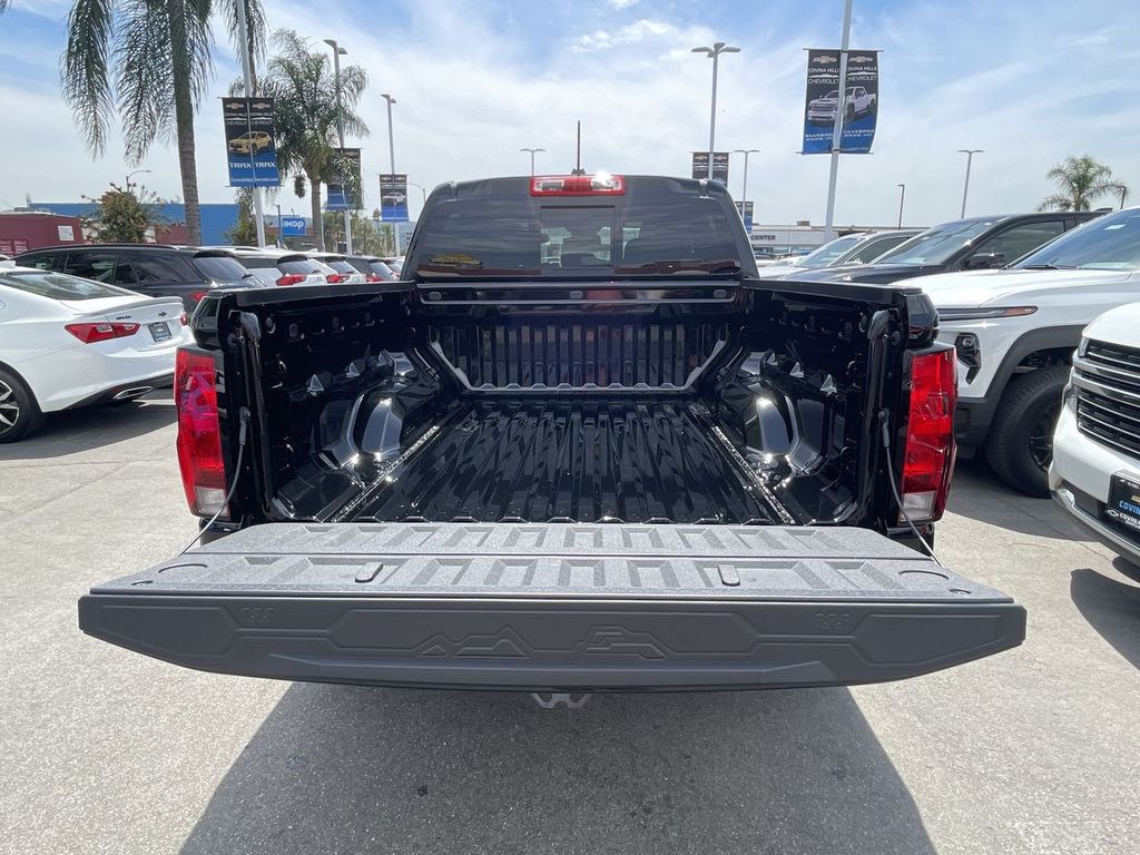 2026 Chevrolet Colorado LT Image 11 of 36